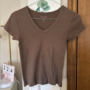 Brandy Melville Ribbed Vneck shirt
